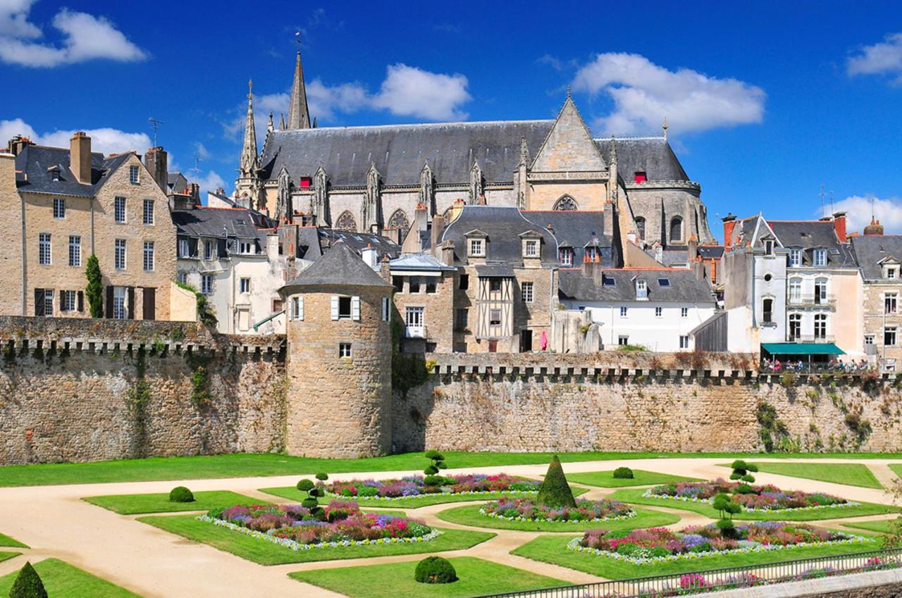 Appartement Chic Sous Les Toits Du Centre Historique *